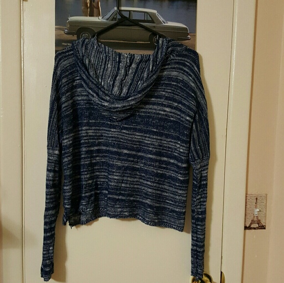 Blue shirt - Picture 2 of 2